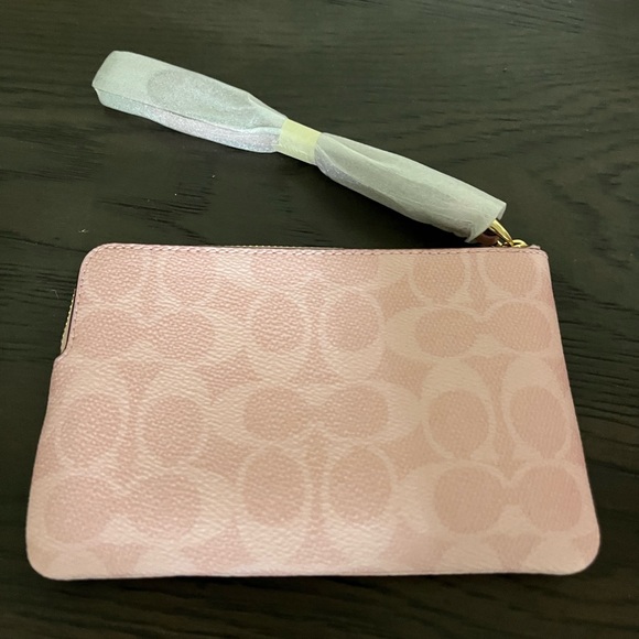 Nwt Coach Signature Pink Wristlet - Picture 2 of 2